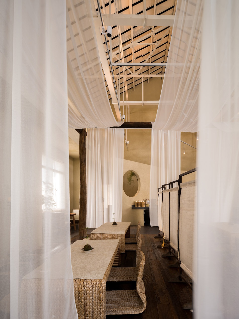 A New Chinese Tea Drinking Space Reconstructed from an Old Plant by Atelier D Y