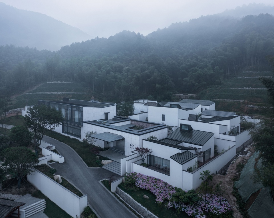 ten yards hotel by city town architects