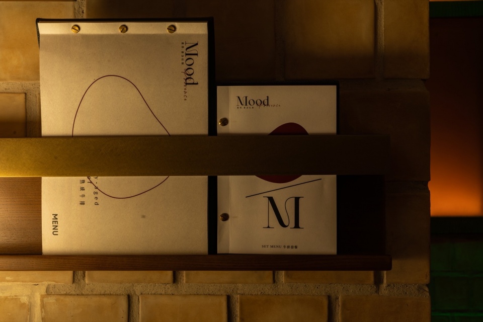 mood provence restaurant by question and answer design