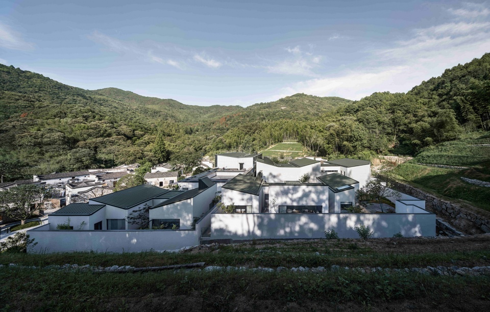 ten yards hotel by city town architects
