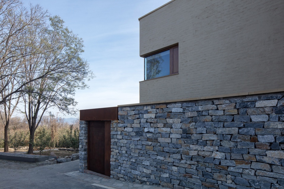 the long circle bb by nomos architects