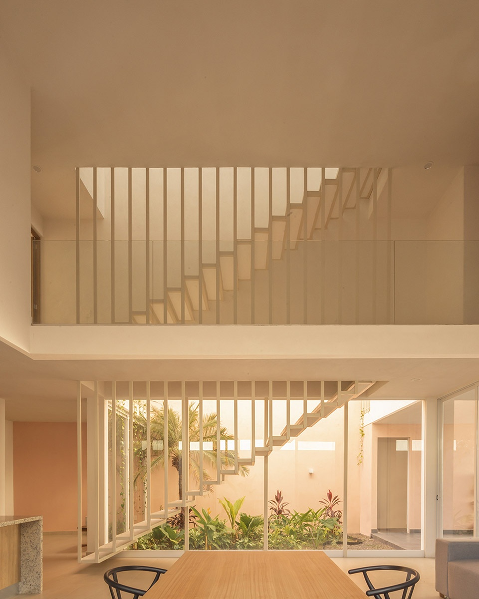 casa banderas by rea studio