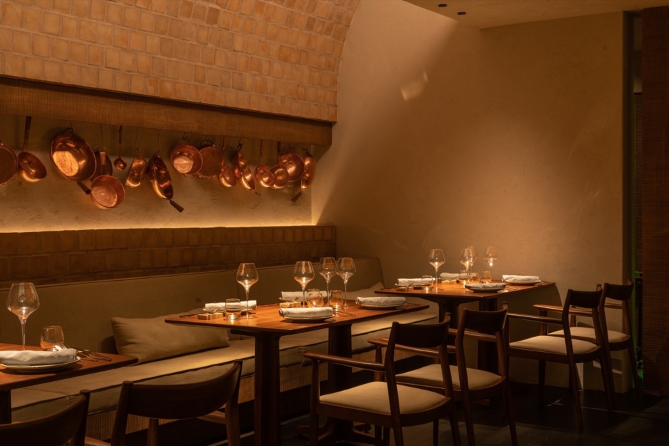 mood provence restaurant by question and answer design
