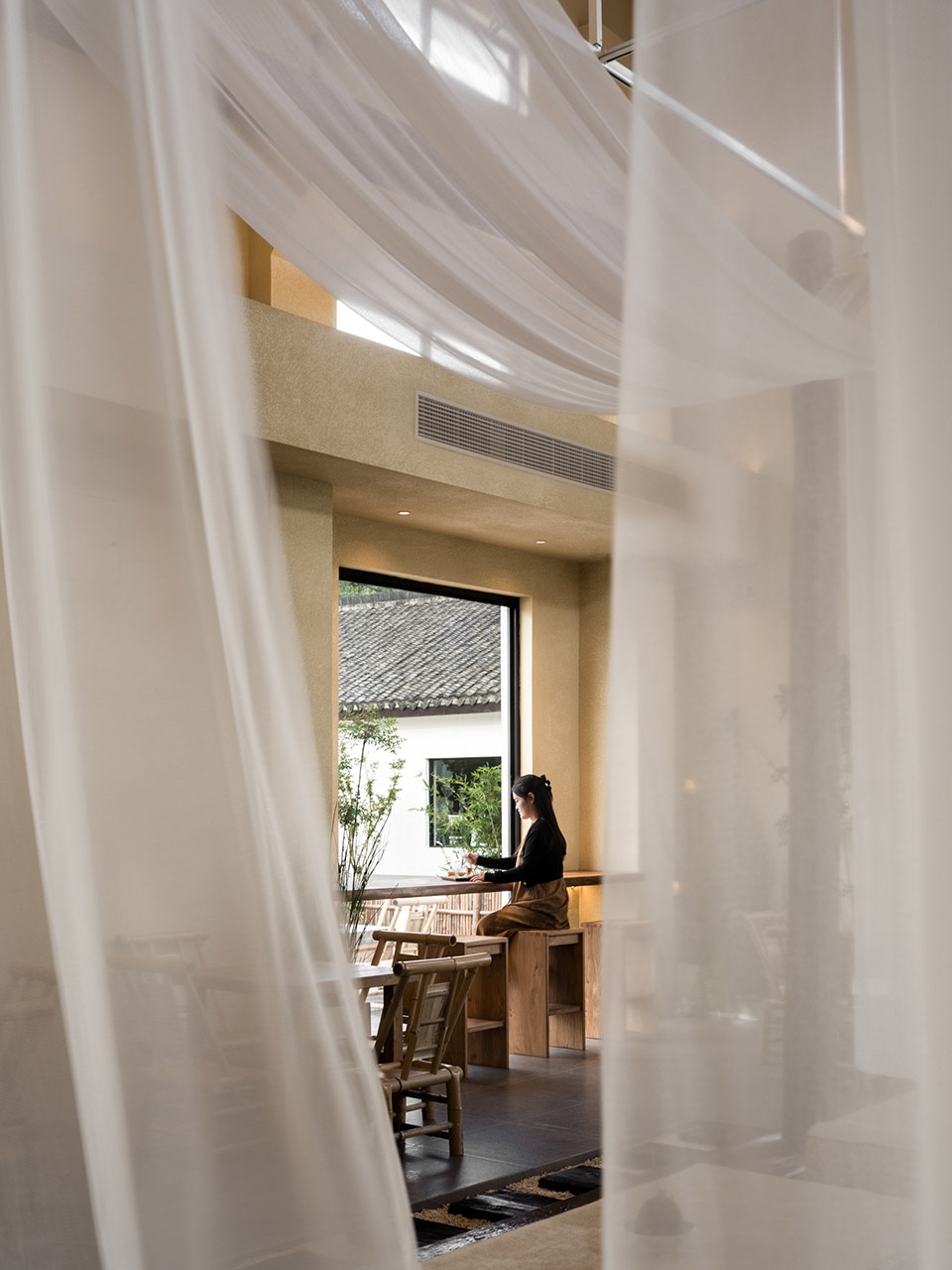 A New Chinese Tea Drinking Space Reconstructed from an Old Plant by Atelier D Y