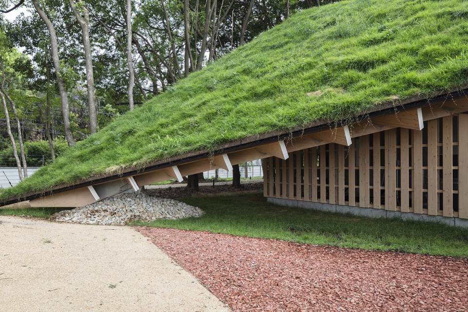 kaneka wellness center by kengo kuma and associates