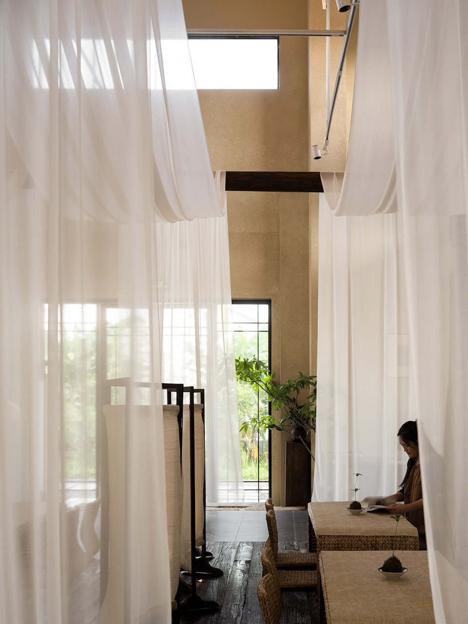 A New Chinese Tea Drinking Space Reconstructed from an Old Plant by Atelier D Y