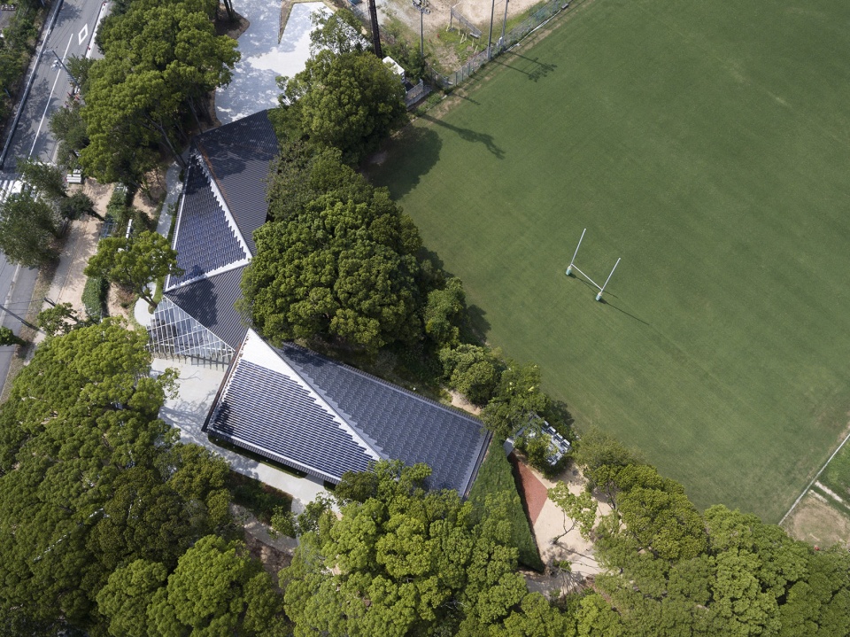 kaneka wellness center by kengo kuma and associates