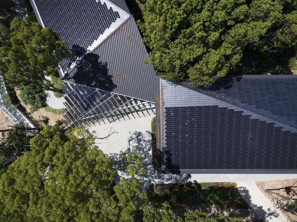 kaneka wellness center by kengo kuma and associates