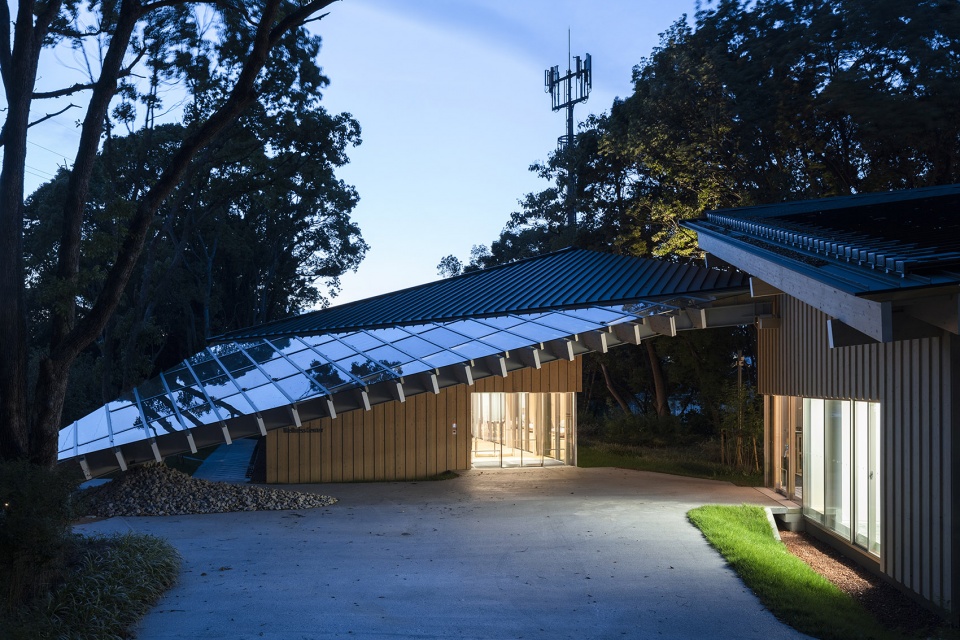 kaneka wellness center by kengo kuma and associates