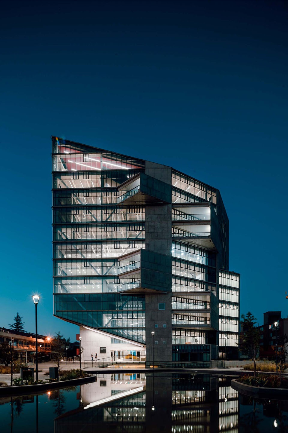 School of Business and Economics FAE Building Marsino Arquitectura