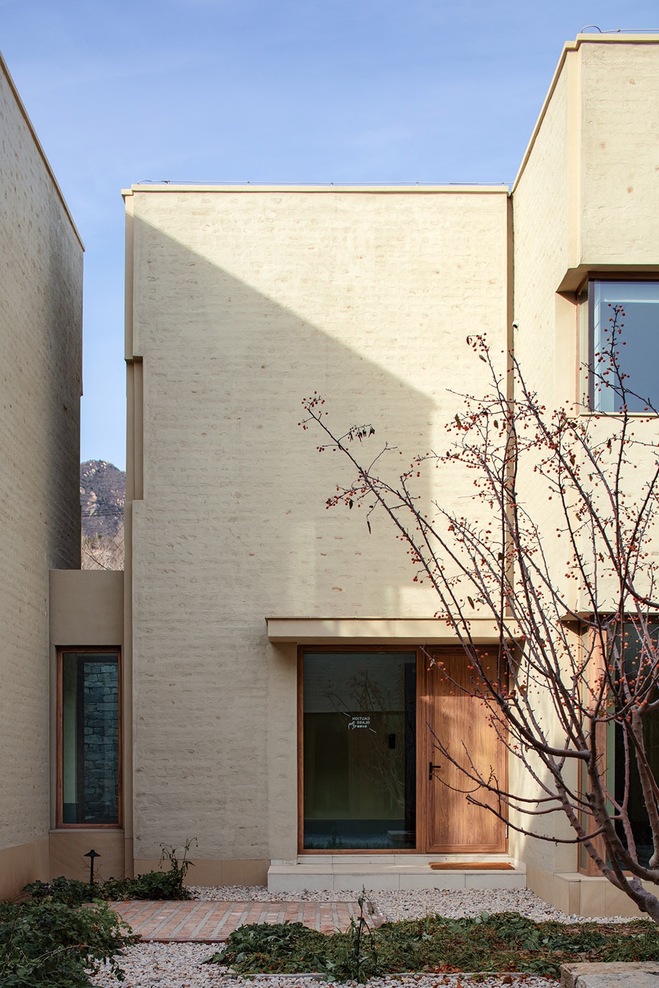 the long circle bb by nomos architects