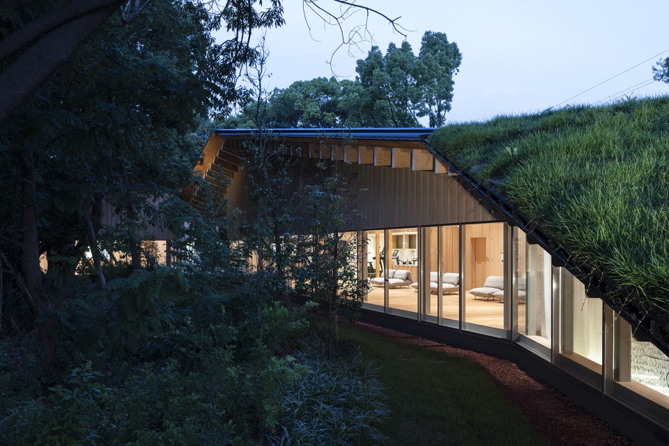 kaneka wellness center by kengo kuma and associates
