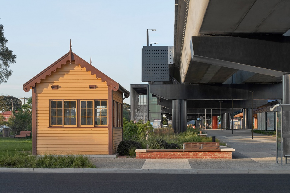 coburg and moreland stations by wood marsh architecture