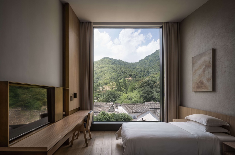 ten yards hotel by city town architects