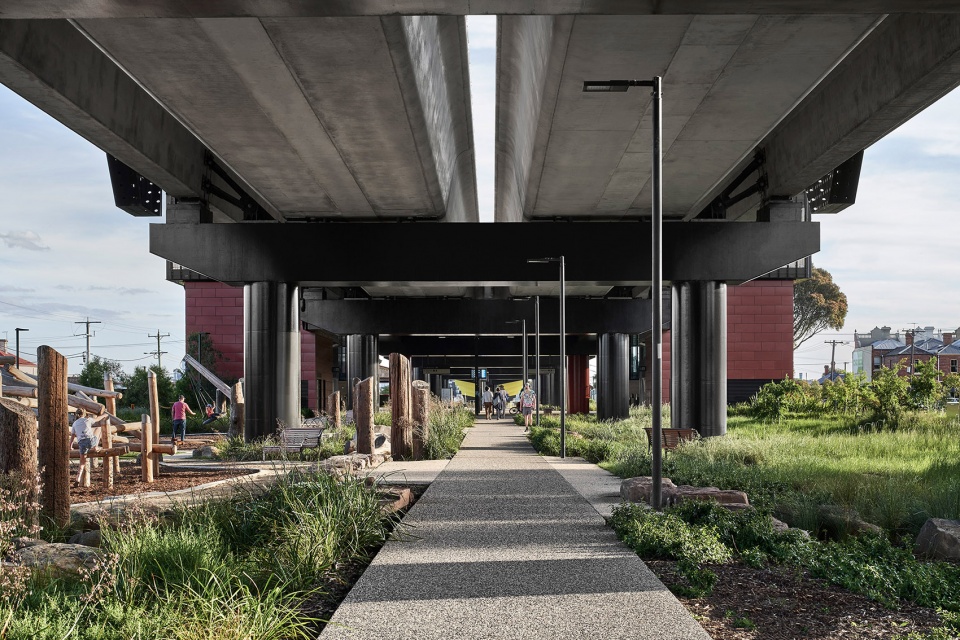 coburg and moreland stations by wood marsh architecture