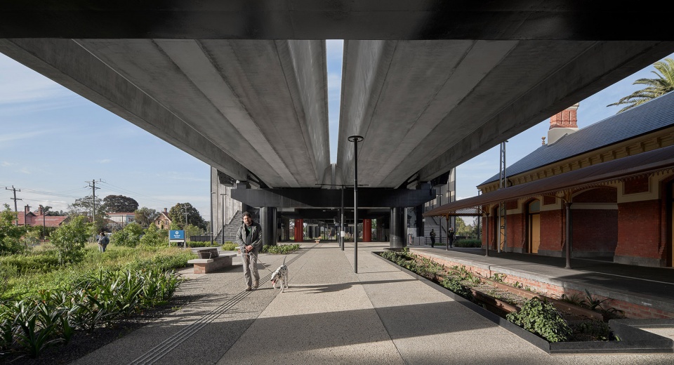 coburg and moreland stations by wood marsh architecture