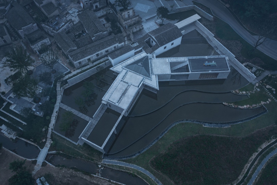 ten yards hotel by city town architects