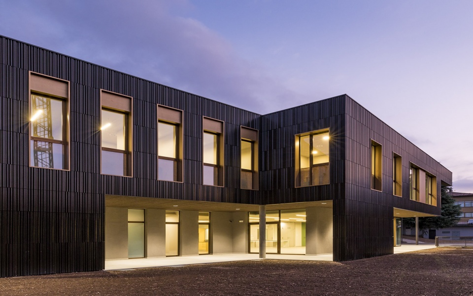 new multi service care centre by studio capitanio architetti