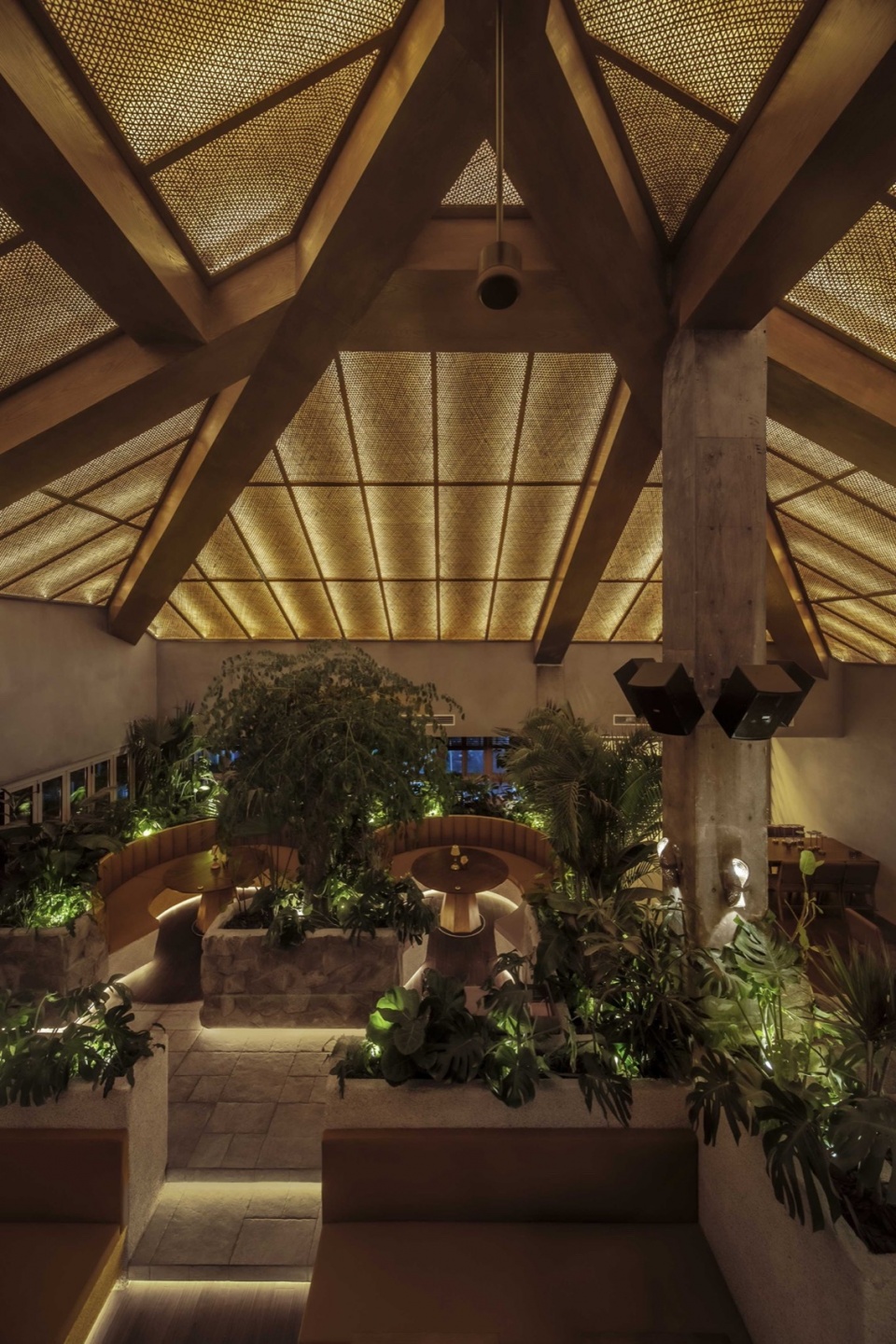 the bond restaurant by daga architects