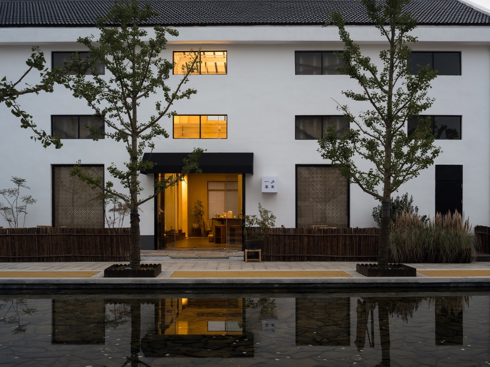 A New Chinese Tea Drinking Space Reconstructed from an Old Plant by Atelier D Y
