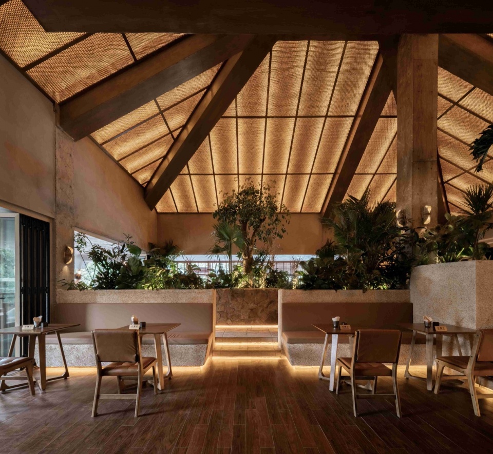 the bond restaurant by daga architects