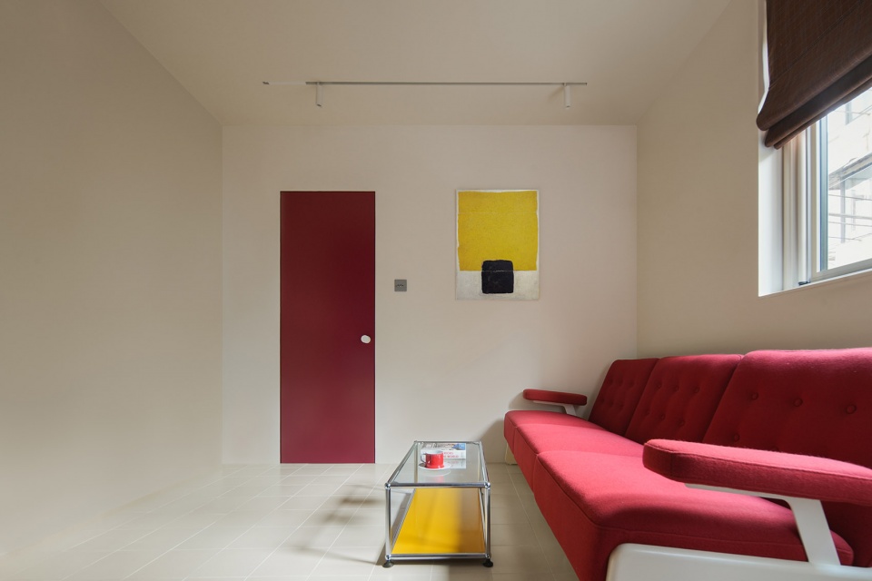 illustrators home of three primary colors by nul architects