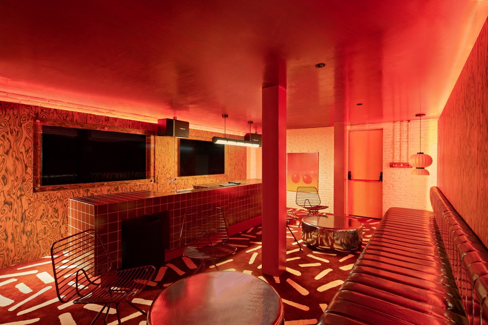 stalk tree hugger bar by radar architects