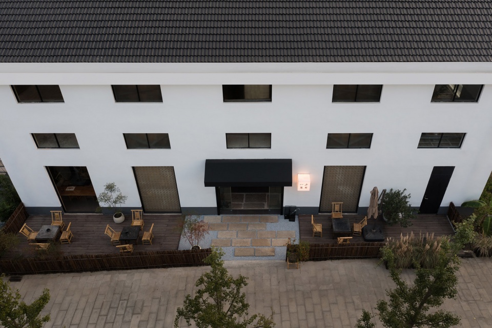 A New Chinese Tea Drinking Space Reconstructed from an Old Plant by Atelier D Y