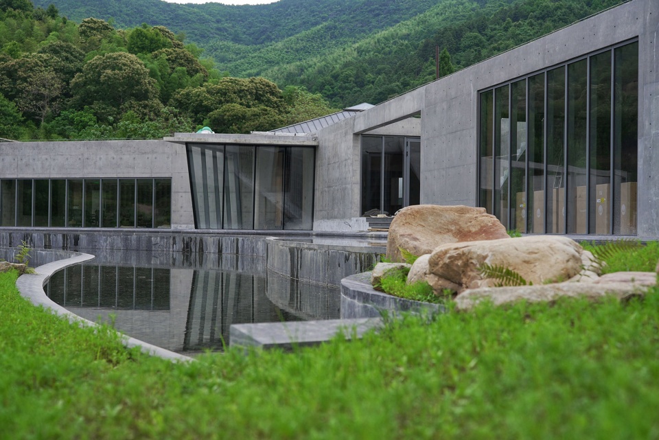 ten yards hotel by city town architects
