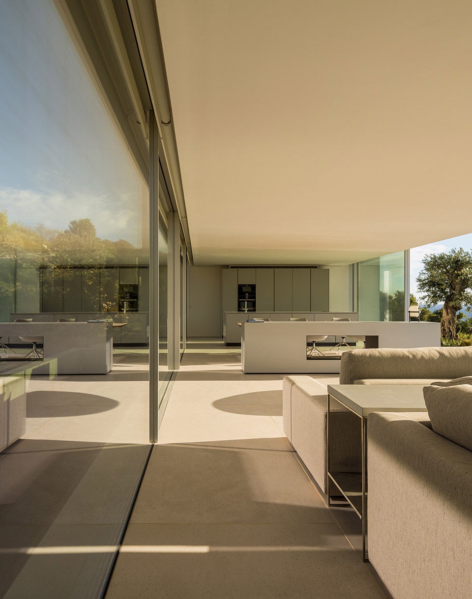 House On The Air by Fran Silvestre Arquitectos