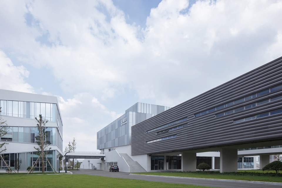Ningbo Gulin Vocational High School by ARCHIS Design Studio