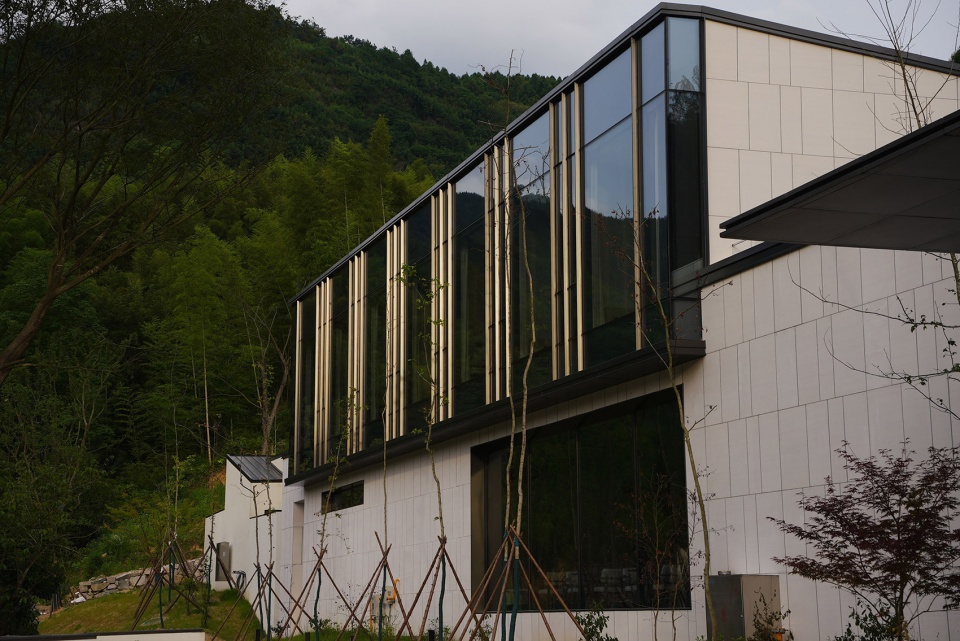 ten yards hotel by city town architects