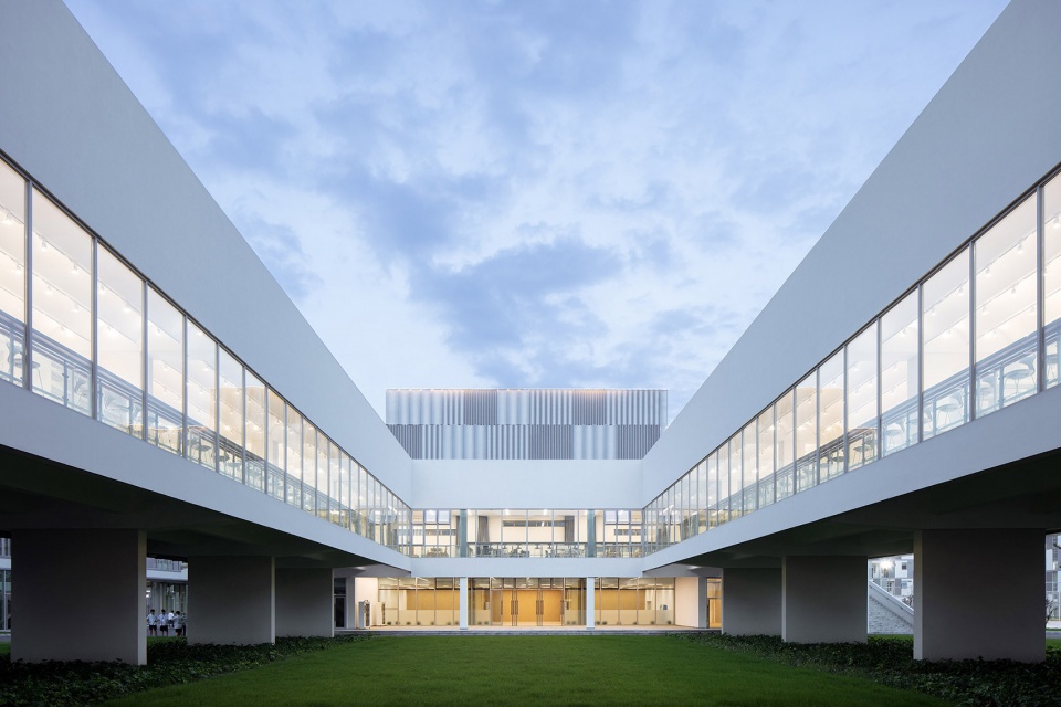 Ningbo Gulin Vocational High School by ARCHIS Design Studio
