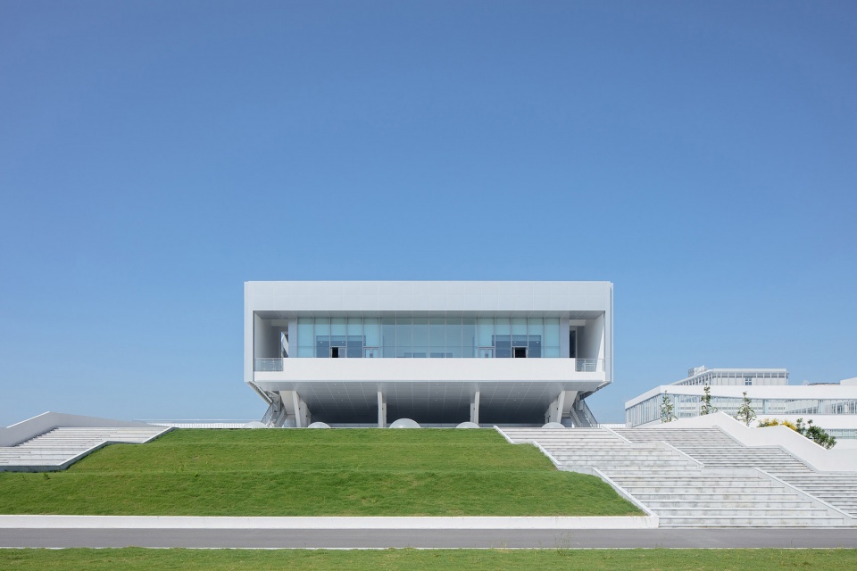 Ningbo Gulin Vocational High School by ARCHIS Design Studio