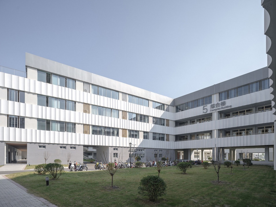 Ningbo Gulin Vocational High School by ARCHIS Design Studio