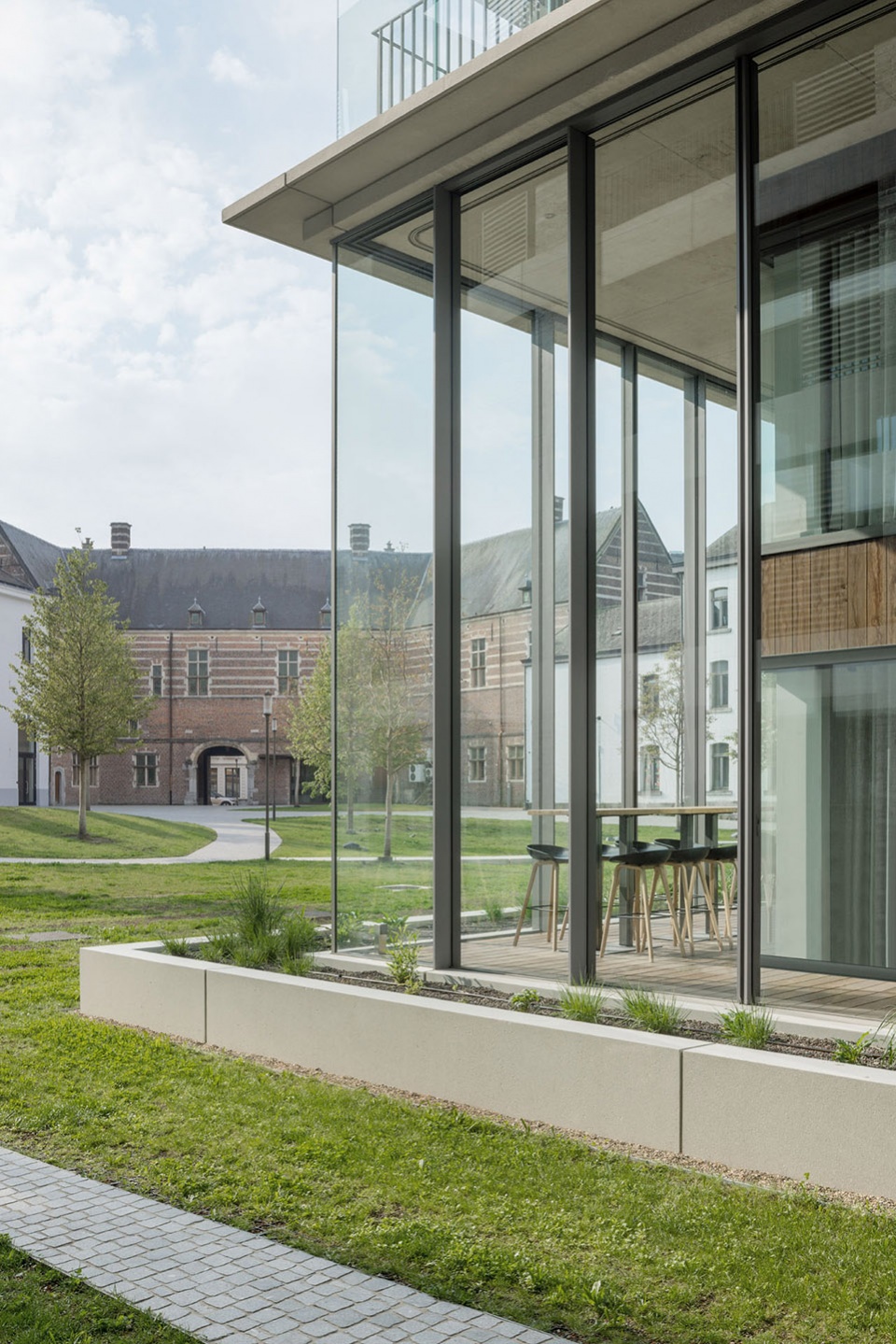 refuga parkvilla by atelier kempe thill