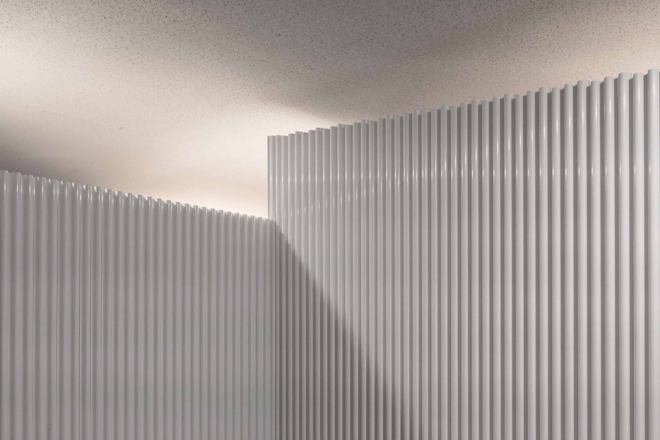 The details of the floating lighting ©Ketsiree Wongwan