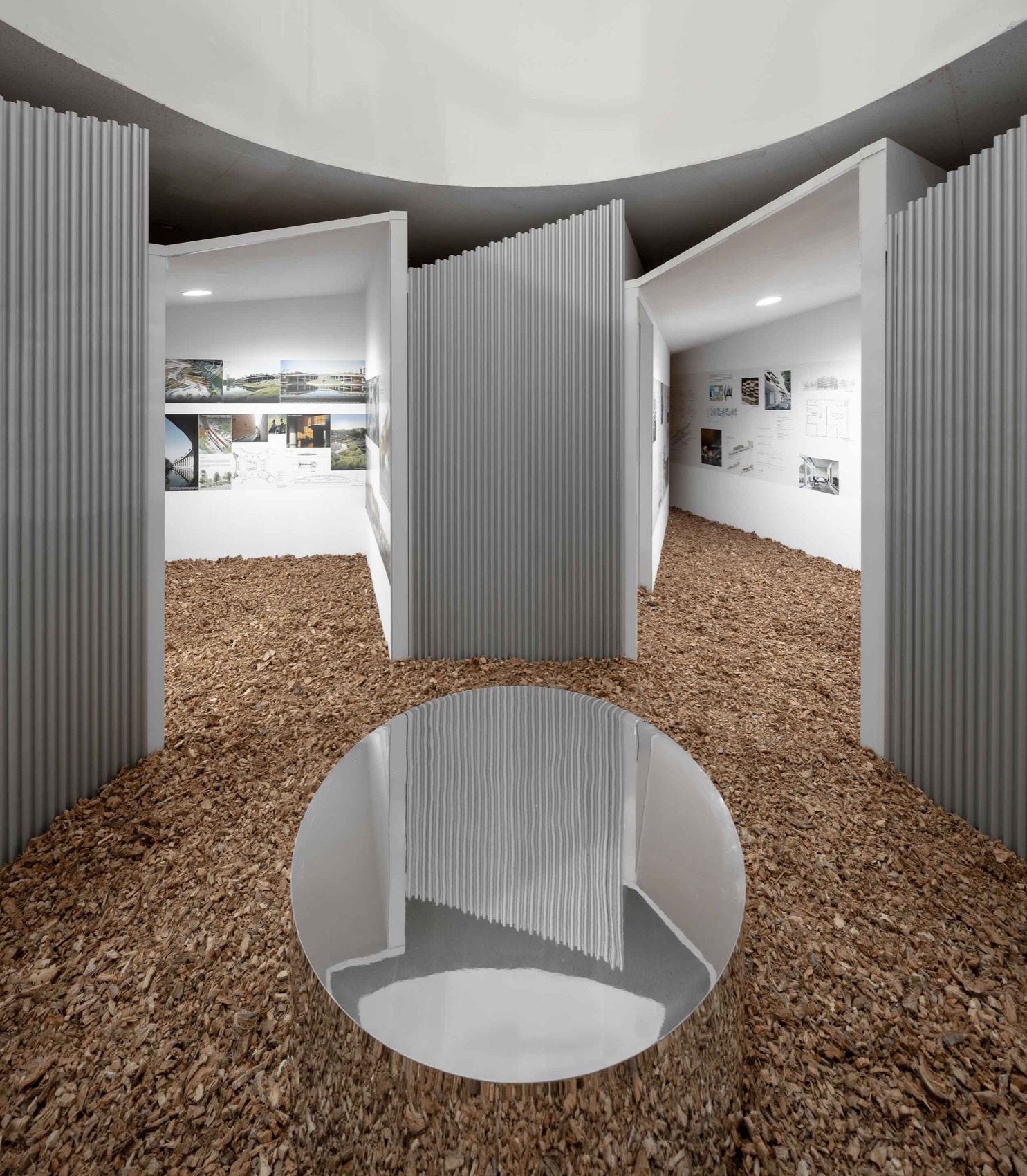 The center hole space ©Ketsiree Wongwan