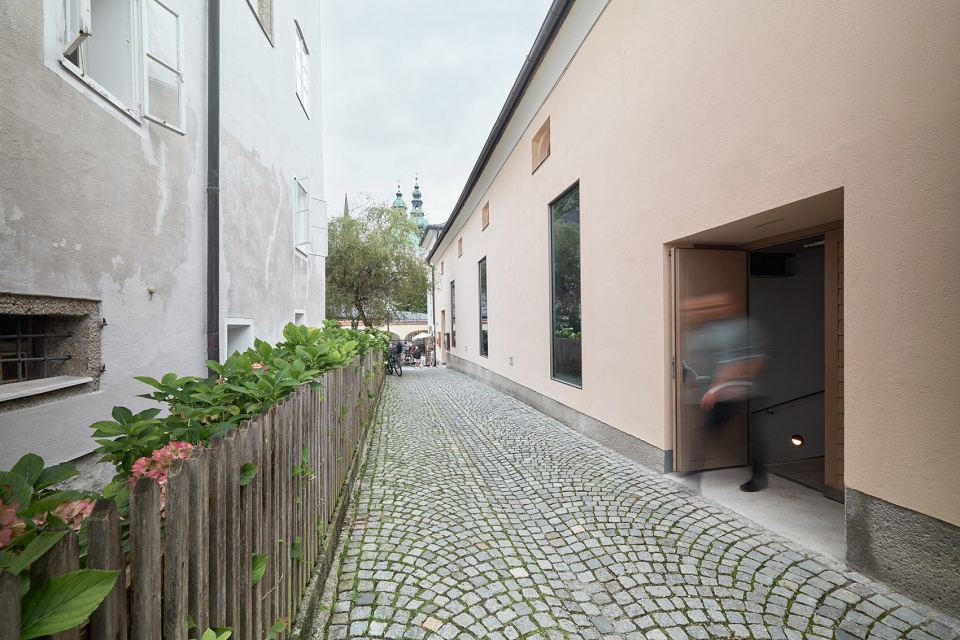 adaptable spaces medienhaus kapitelsaal by lechner lechner