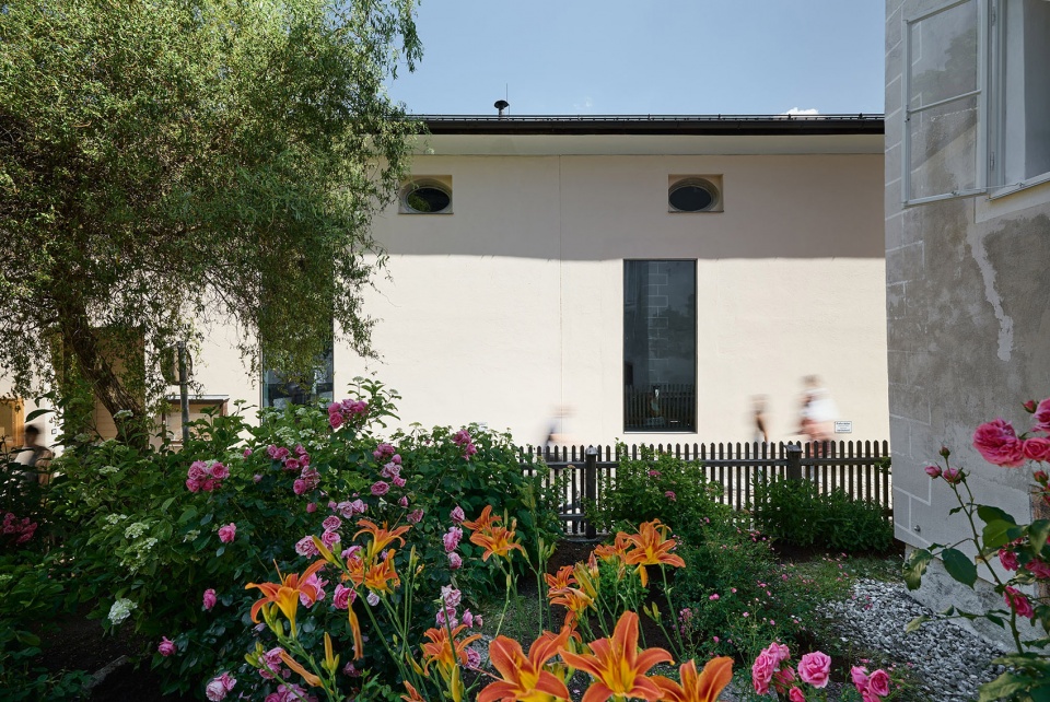 adaptable spaces medienhaus kapitelsaal by lechner lechner