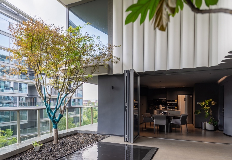 black and white residence by studio dotcof