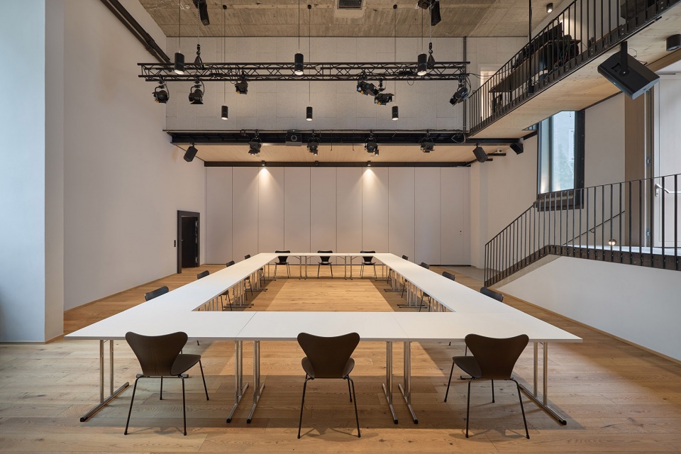 adaptable spaces medienhaus kapitelsaal by lechner lechner