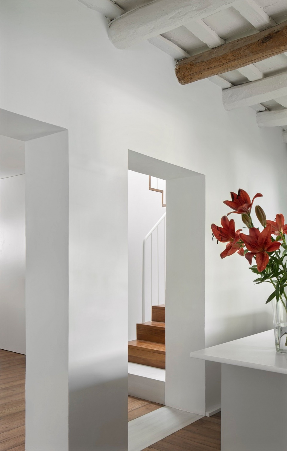 weekend house in puigmolto by arame studio
