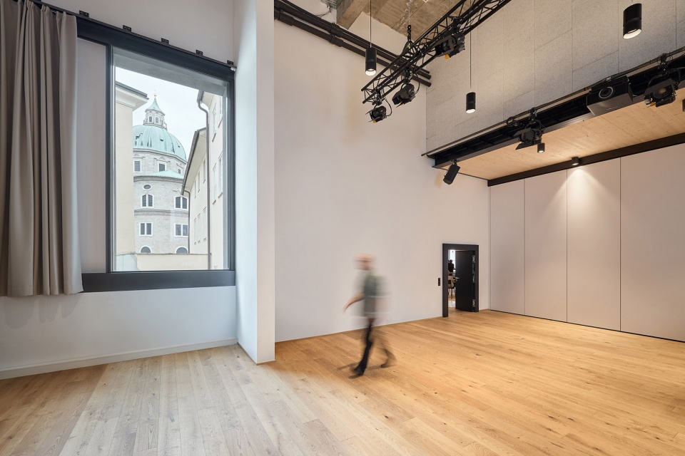 adaptable spaces medienhaus kapitelsaal by lechner lechner