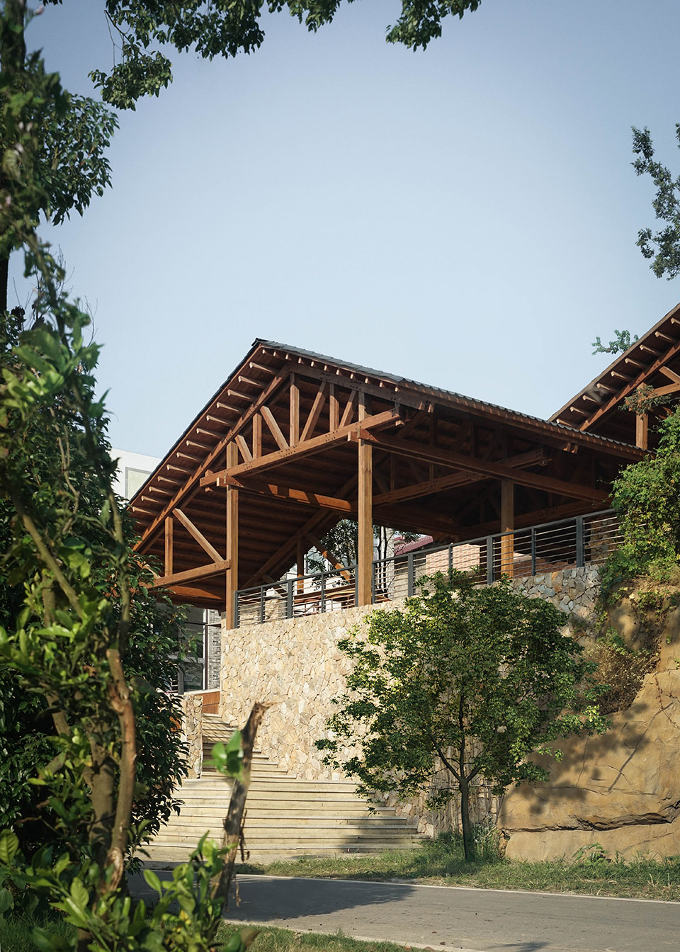 continuous roof wooden structure in dongyang by galaxy arch