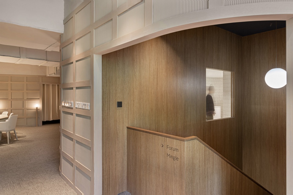 cutting the wall and borrowing the view by studio dotcof