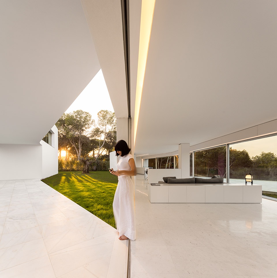 CASA SABATER by FRAN SILVESTRE ARQUITECTOS