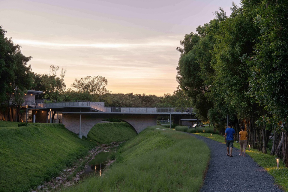 phase i demonstration section of xili ecological belt by hope design