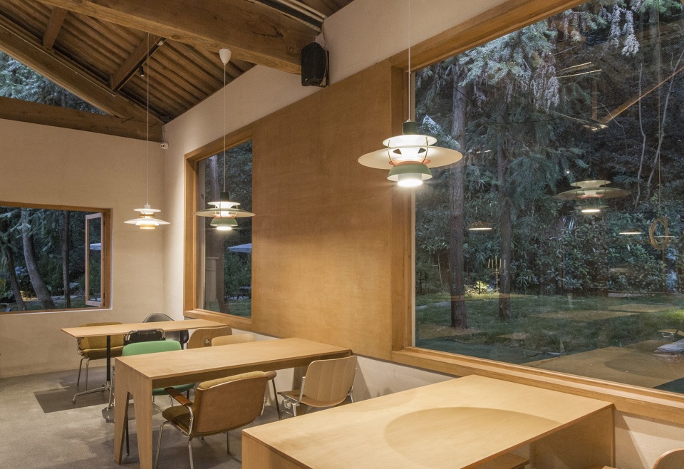 33 coffee by hill architecture