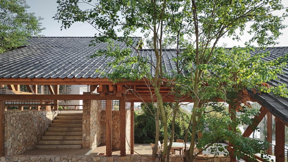 continuous roof wooden structure in dongyang by galaxy arch